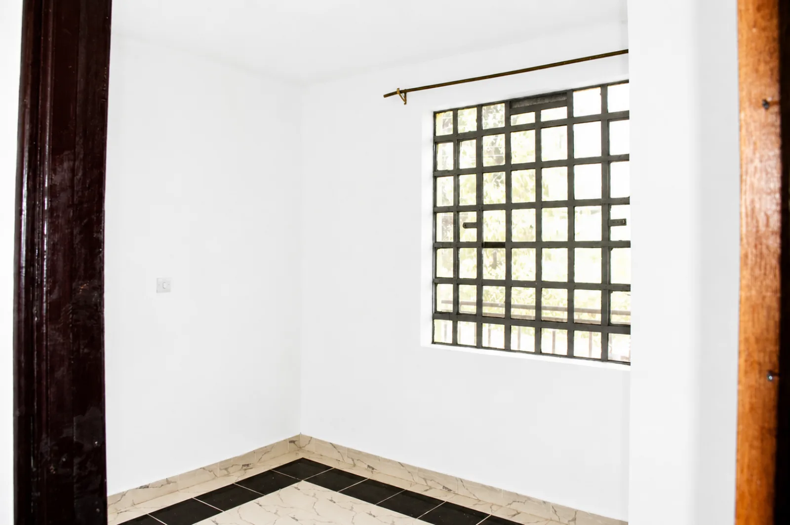 One-bedroom bedroom corner